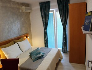 Apartment - Adriatic Apartment With Large Terrace (Novalja)