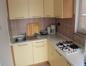 Apartment | Private kitchen - Adriatic Apartment With Large Terrace (Novalja)