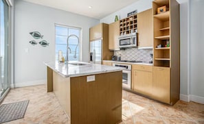 Apartment, Mehrere Betten, Balkon (Diamond Beach Resort) | Eigene Küche