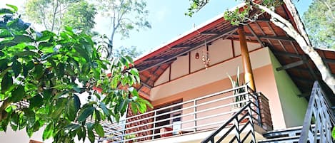 Luksus-småhus, hageutsikt | Eksteriør