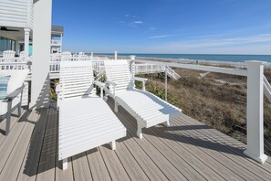 Property grounds - Oceanfront 5 Bedroom House Next To the Surfside Beach Pier! - Pier Pleasure (Surfside Beach)