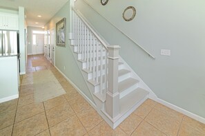 Interior - Oceanfront 5 Bedroom House Next To the Surfside Beach Pier! - Pier Pleasure (Surfside Beach)