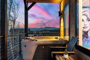 Outdoor spa tub - Purpose Lodge: Luxe Mountain Retreat with Indoor Pool & Iconic Views (Sevierville)
