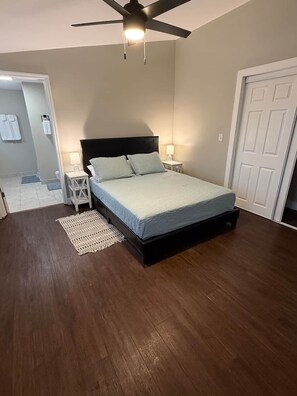 3 bedrooms, iron/ironing board, WiFi, bed sheets - Nashville Getaway | Country Peace + City Fun (Nashville)