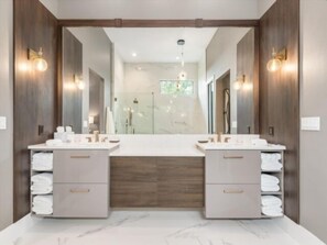Shower, hair dryer - Indulge in refined waterfront living at this exceptional custom-built residence located in the peaceful community of South Gulf Cove (Port Charlotte)