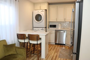 Interior - Spacious & Elegant 3 full bedroom apartment - Heart of Long Island (Uniondale)
