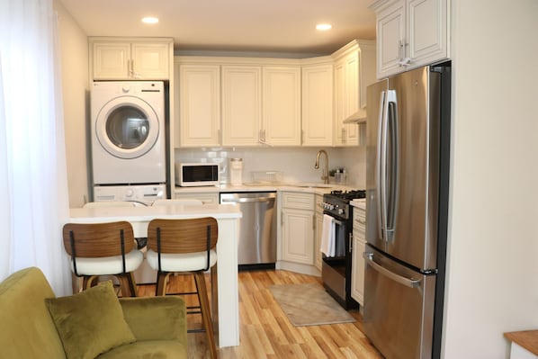 Interior - Spacious & Elegant 3 full bedroom apartment - Heart of Long Island (Uniondale)