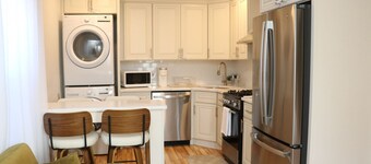 Spacious & Elegant 3 full bedroom apartment - Heart of Long Island