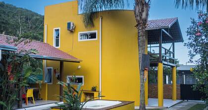 Casa de A-Mar-Elos, 7 min walk from the beach, 2 min drive from Multiparque.
