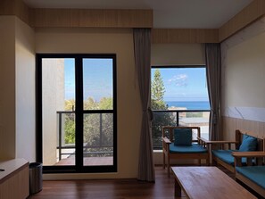 Luxury Quadruple Room, Ocean View | Interior - Light Haus Inn (Hengchun)