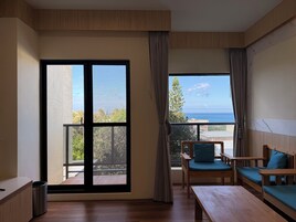 Luxury Quadruple Room, Ocean View | Interior