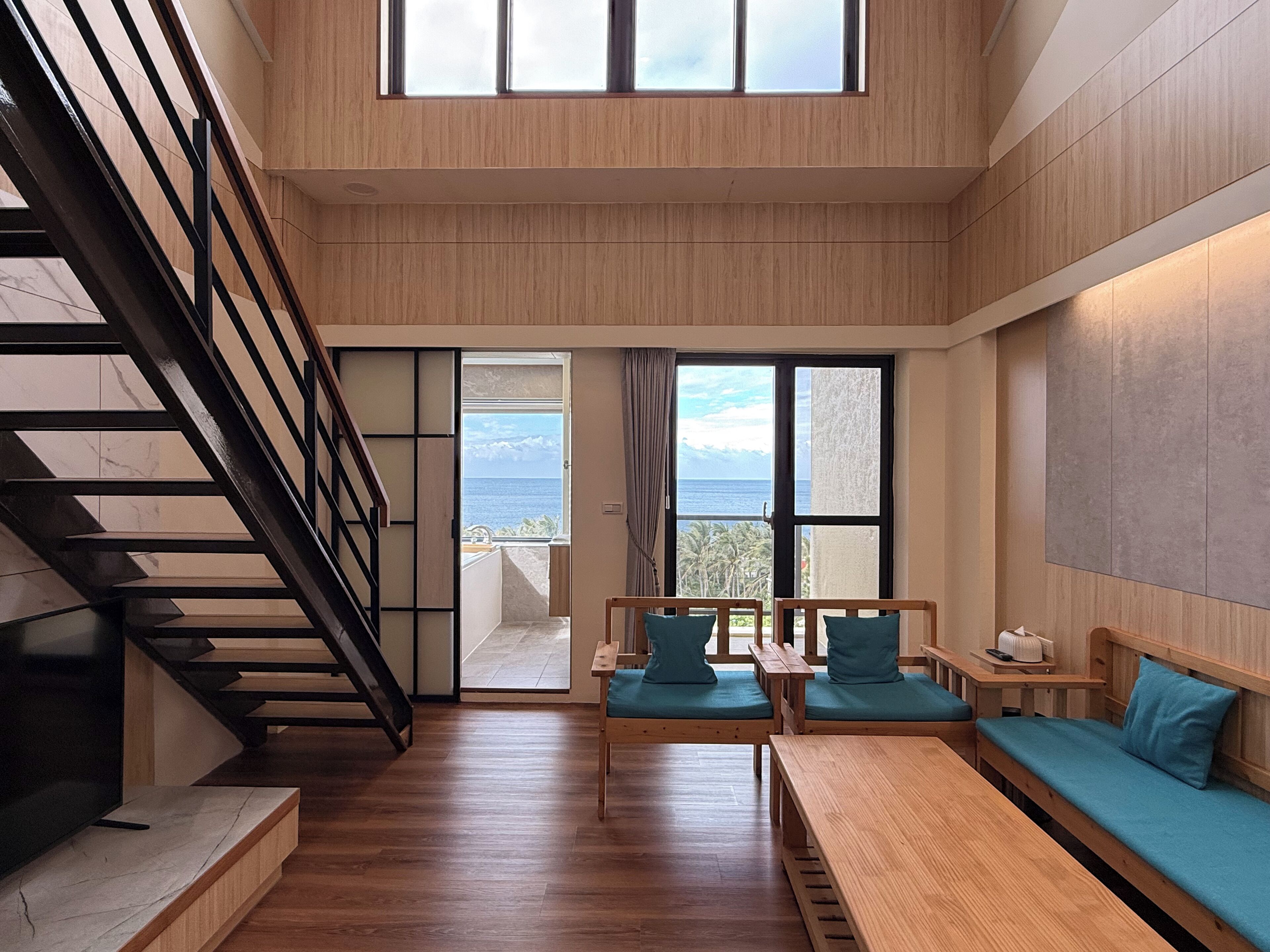 Luxury Studio Suite, Ocean View | Free WiFi