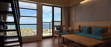 Deluxe Studio Suite, Ocean View | Interior