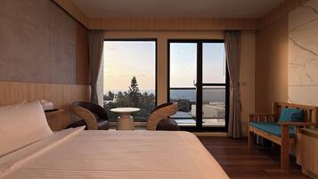 Comfort Room, Ocean View | Soundproofing, free WiFi