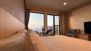 Comfort Room, Ocean View | Soundproofing, free WiFi