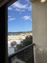 Luxury Quadruple Room, Ocean View | Property grounds