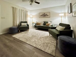 Smart TV - WiFi - Pet Friendly - Laundry - Short to Long Term (Safety Harbor)