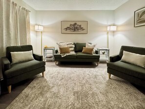 Smart TV - WiFi - Pet Friendly - Laundry - Short to Long Term (Safety Harbor)