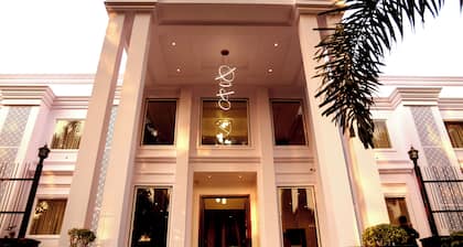 The shark inn Residency