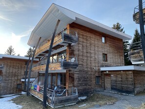 Exterior - Apartment for 7 people, balcony, mountain view (Chamrousse)