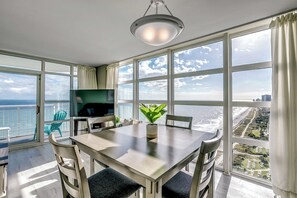 Dining - Carolinian Resort #2133 (Myrtle Beach)