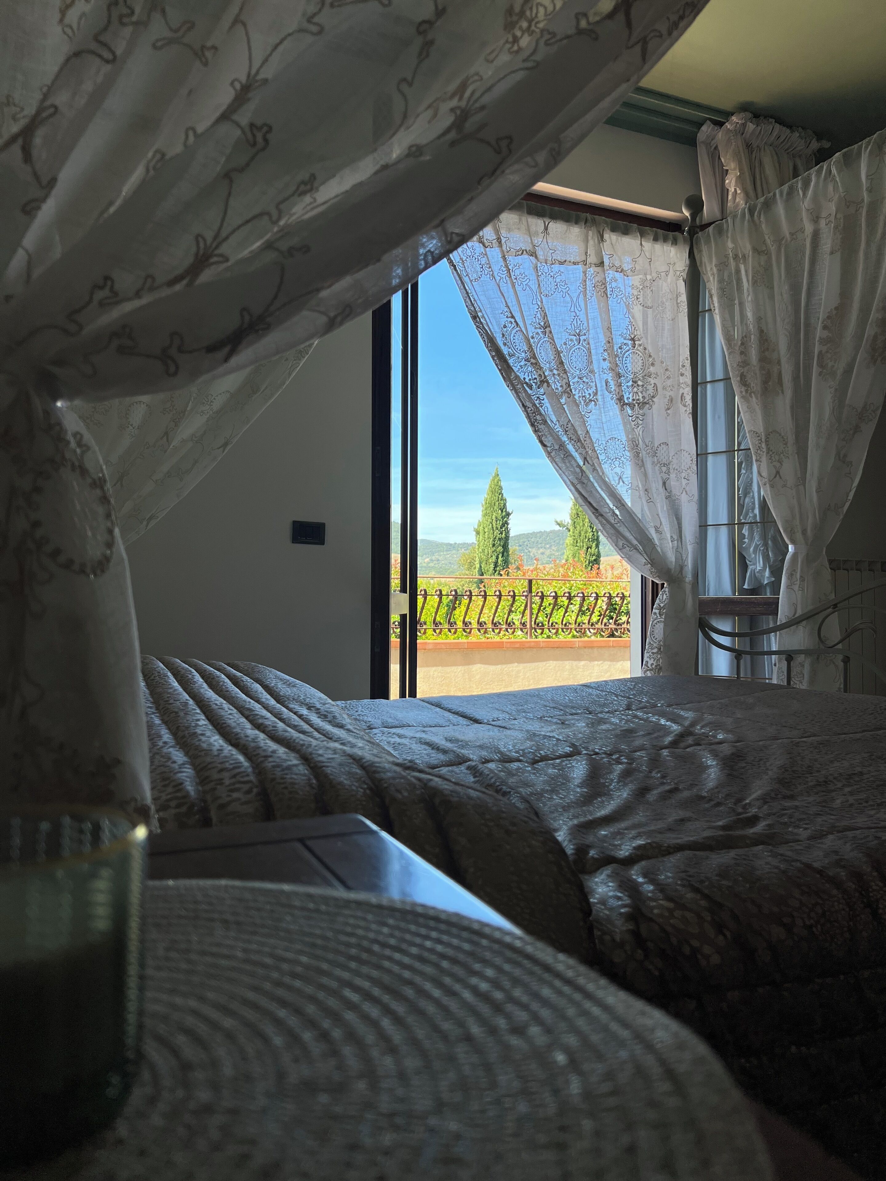 5 bedrooms, iron/ironing board, travel crib, free WiFi