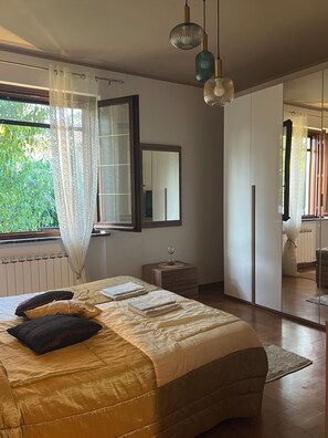 5 soverom, strykejern/-brett, reiseseng for barn og wi-fi (inkludert)