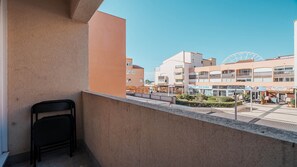 Property grounds - Studio équipé 2 pers en centre ville (Agde)