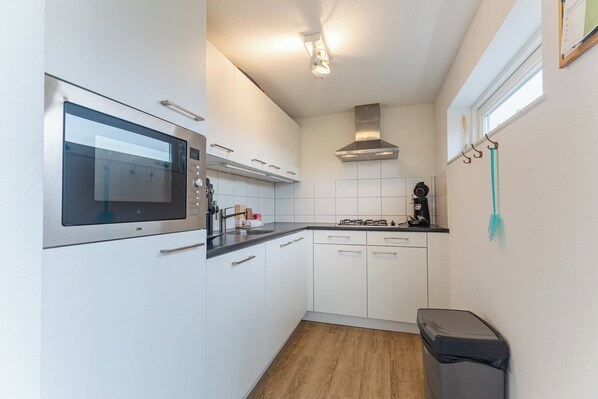 House | Private kitchen | Highchair - Exclusive Beach House in Renesse (Renesse)
