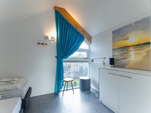 Room - Coastal Family Escape With Enclosed Garden (Renesse)