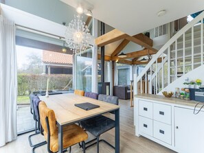 Dining - Coastal Family Escape With Enclosed Garden (Renesse)