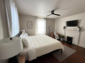 3 bedrooms, iron/ironing board, free WiFi, bed sheets - Cozy 3-bedroom house in Duncan SC (Duncan)