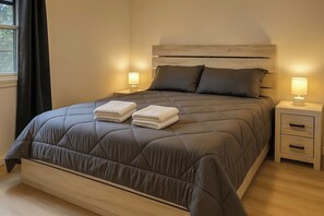 Iron/ironing board, travel cot, free WiFi, bed sheets