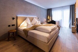 Comfort szoba kétszemélyes ággyal, erkély, kilátással a hegyre | Széf a szobában, gyerekágy/csecsemőágy (ingyenes) és ingyenes wifi