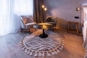 Kamar Double Comfort, balkon, pemandangan gunung | Interior