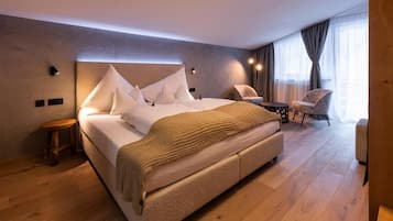 Comfort-Doppelzimmer, Balkon, Bergblick | Zimmersafe, kostenlose Babybetten, kostenloses WLAN, Bettwäsche