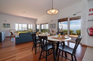 Deluxe House, Ocean View | Dining - Sea Sky House By Holiday Rental Madeira (Ribeira Brava)