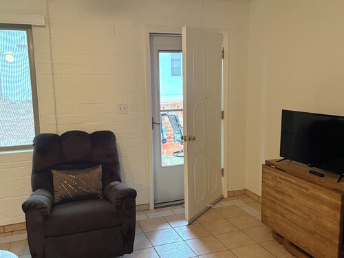 55 and older Cozy 2-bedroom condo in charming Green Valley with AC