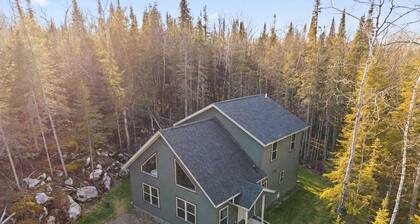 Secluded Dog-Friendly Retreat in Baileys Harbor