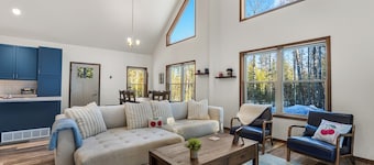 Secluded Dog-Friendly Retreat in Baileys Harbor