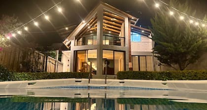 Casa Viento - Private Pool, Garden & BBQ