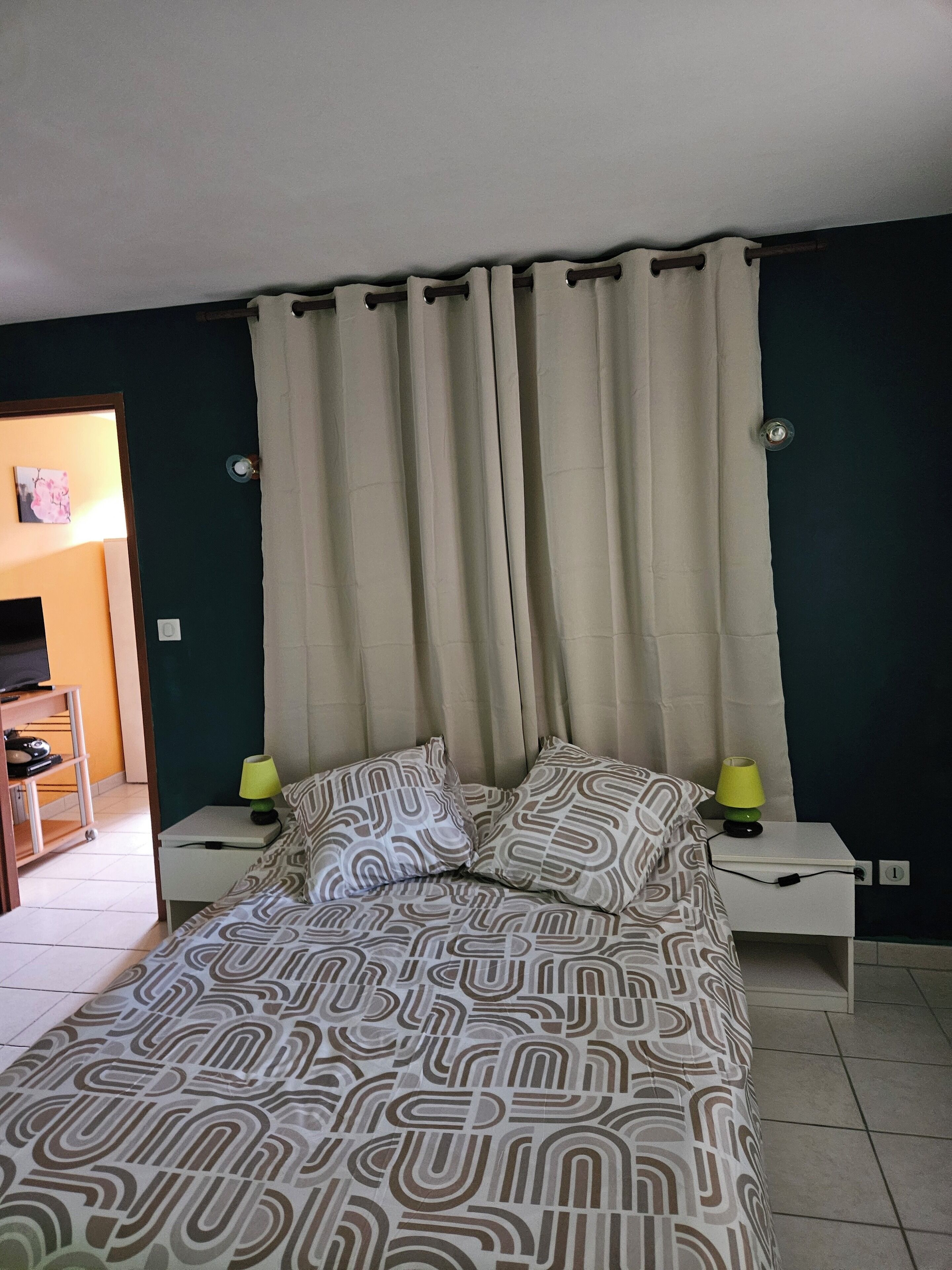 1 bedroom, iron/ironing board, travel cot, free WiFi