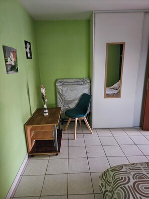 1 Schlafzimmer, Bügeleisen/Bügelbrett, Reisekinderbett, kostenloses WLAN
