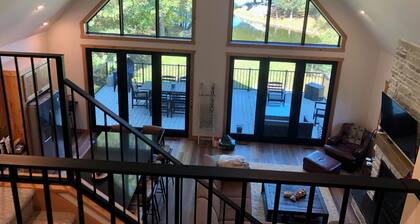 Beautiful Lakefront Cabin - 3BR with lake views & minutes from Sand Valley Golf