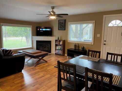 Lovely 2 bedrooms apartment with gaz fire place.