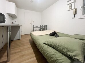 Free WiFi, bed sheets - Comfortable studio for 2 near downtown Angers (Angers)