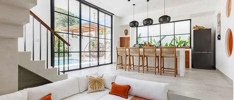 テレビ、書斎 / ワークスペース