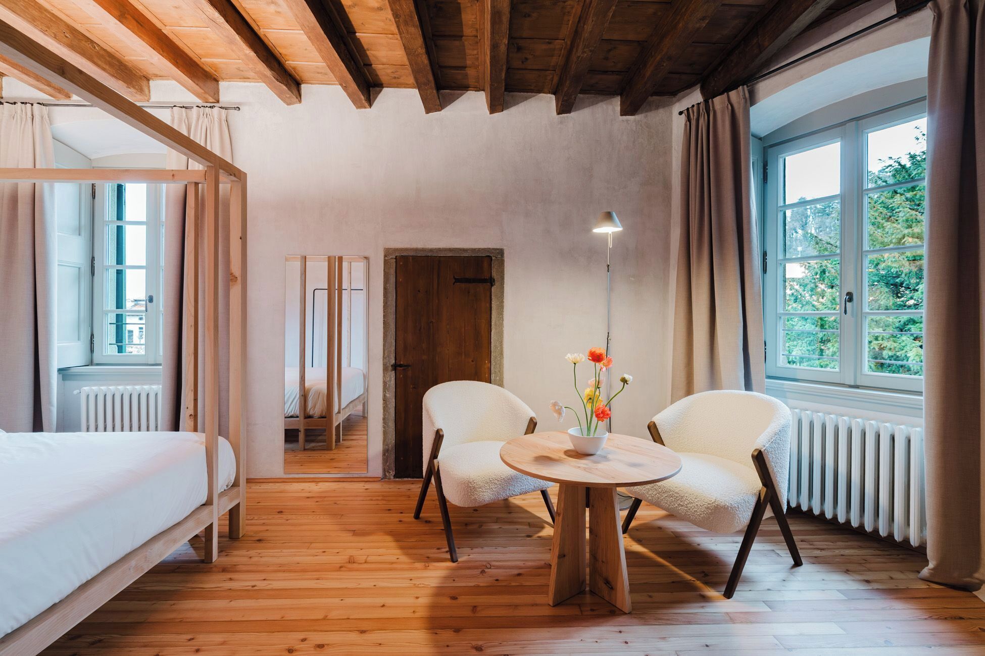 1 camera, una scrivania, Wi-Fi gratuito