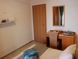 Apartment | 3 bedrooms - Stara Novalja Apartment With Big Terrace (Novalja)