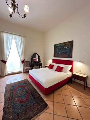 1 bedroom, in-room safe, iron/ironing board, travel cot - Dimora dei Marchesi: noble palace in the heart of Naples with 4 elegant suites (Napoli)